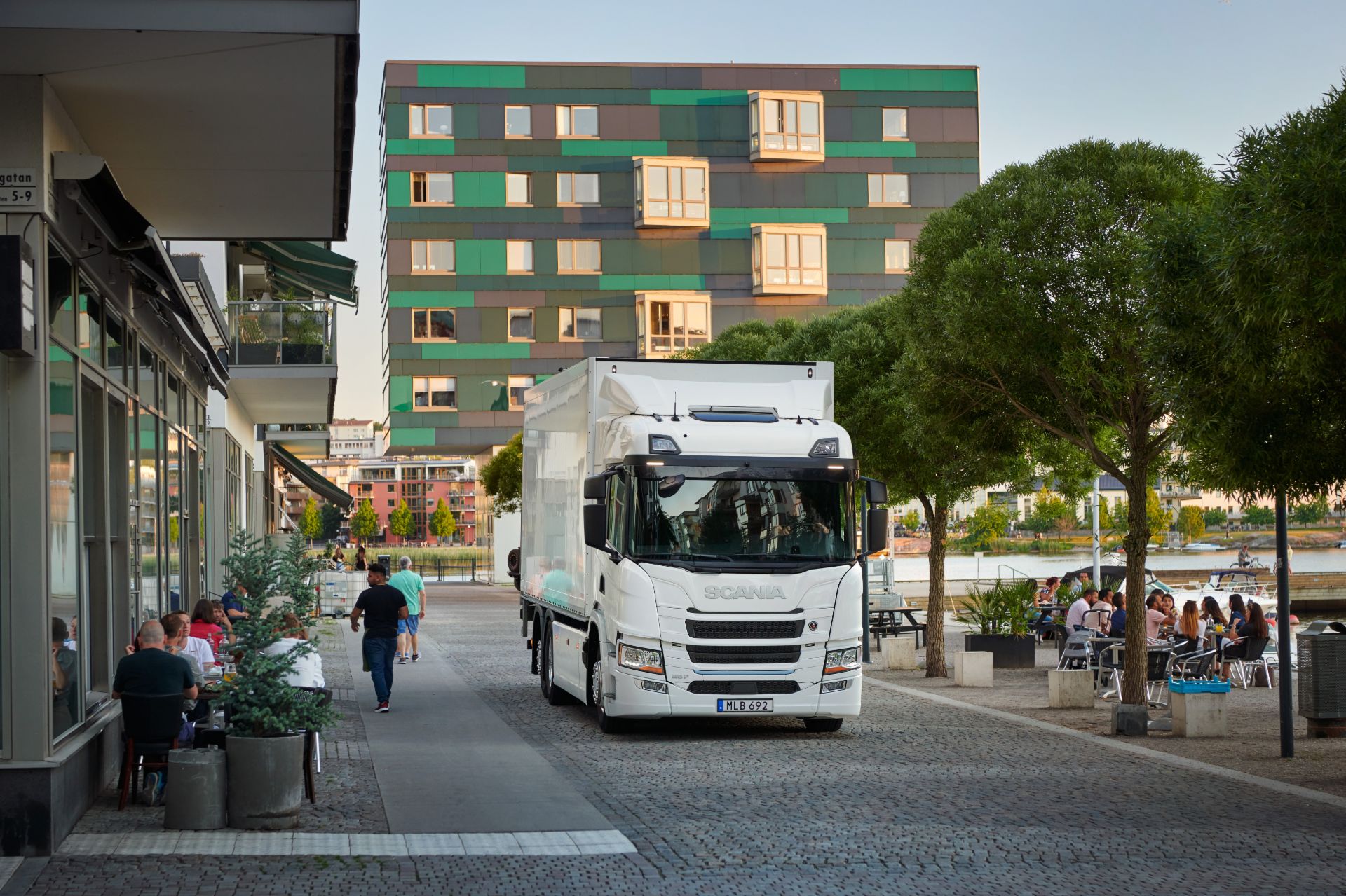 Scania recently began selling a purely electric distribution truck