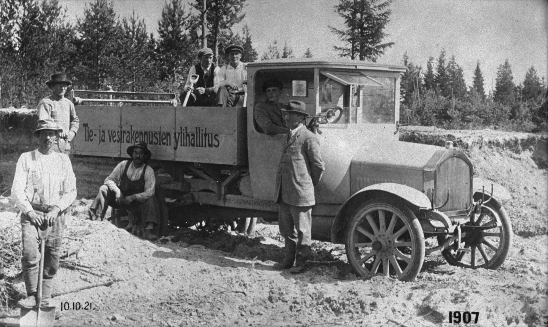 Old black and white image of MAN LKW Supreme Road and Hydraulic Engineering Authority of Finland