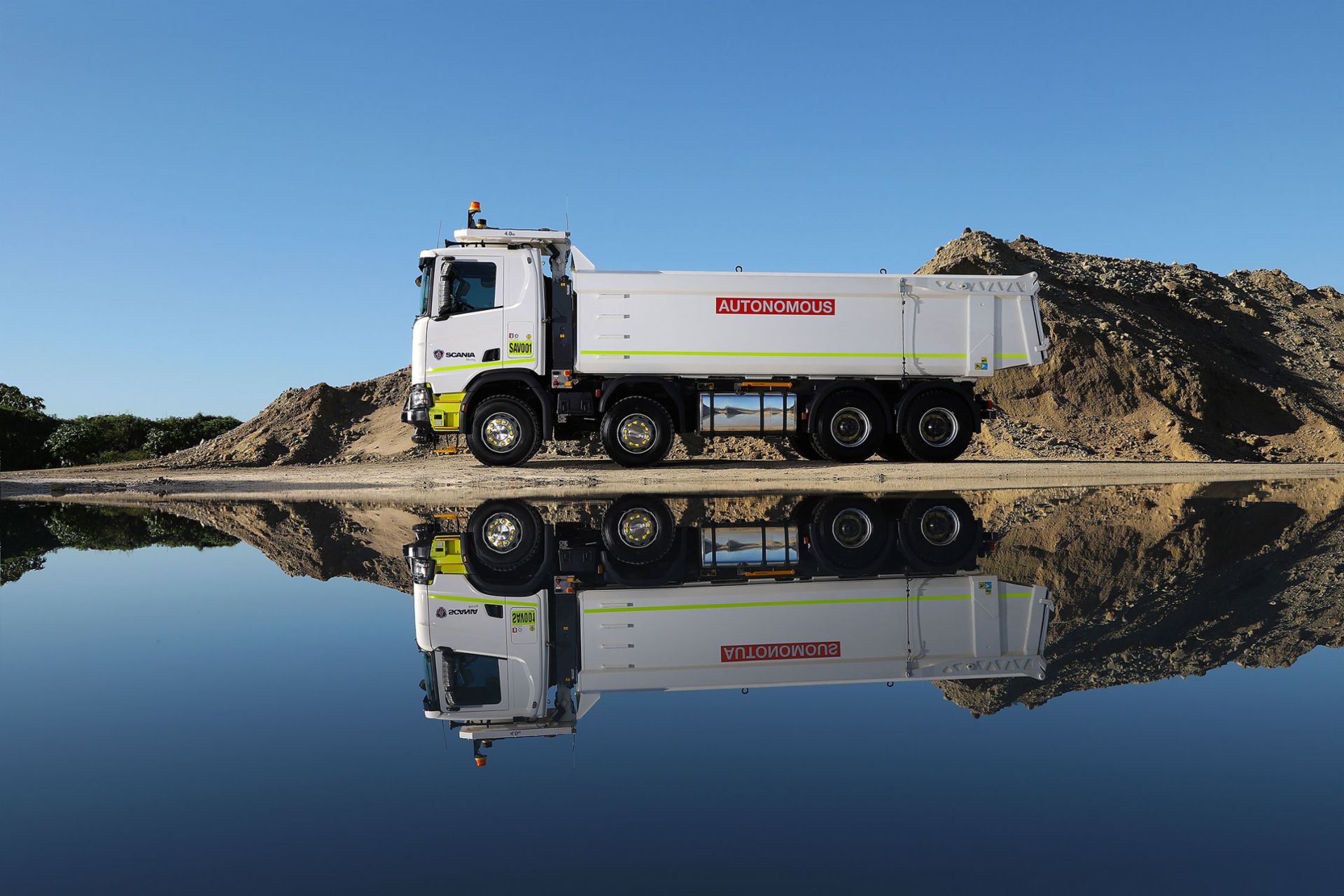 Scania XT 8×4 autonomous tipper truck The Scania XT 8×4 autonomous tipper truck in an Australien mine.