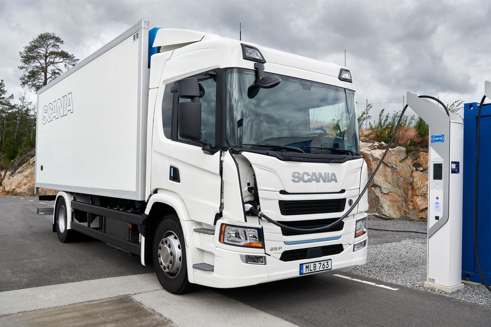 Electric truck charging process