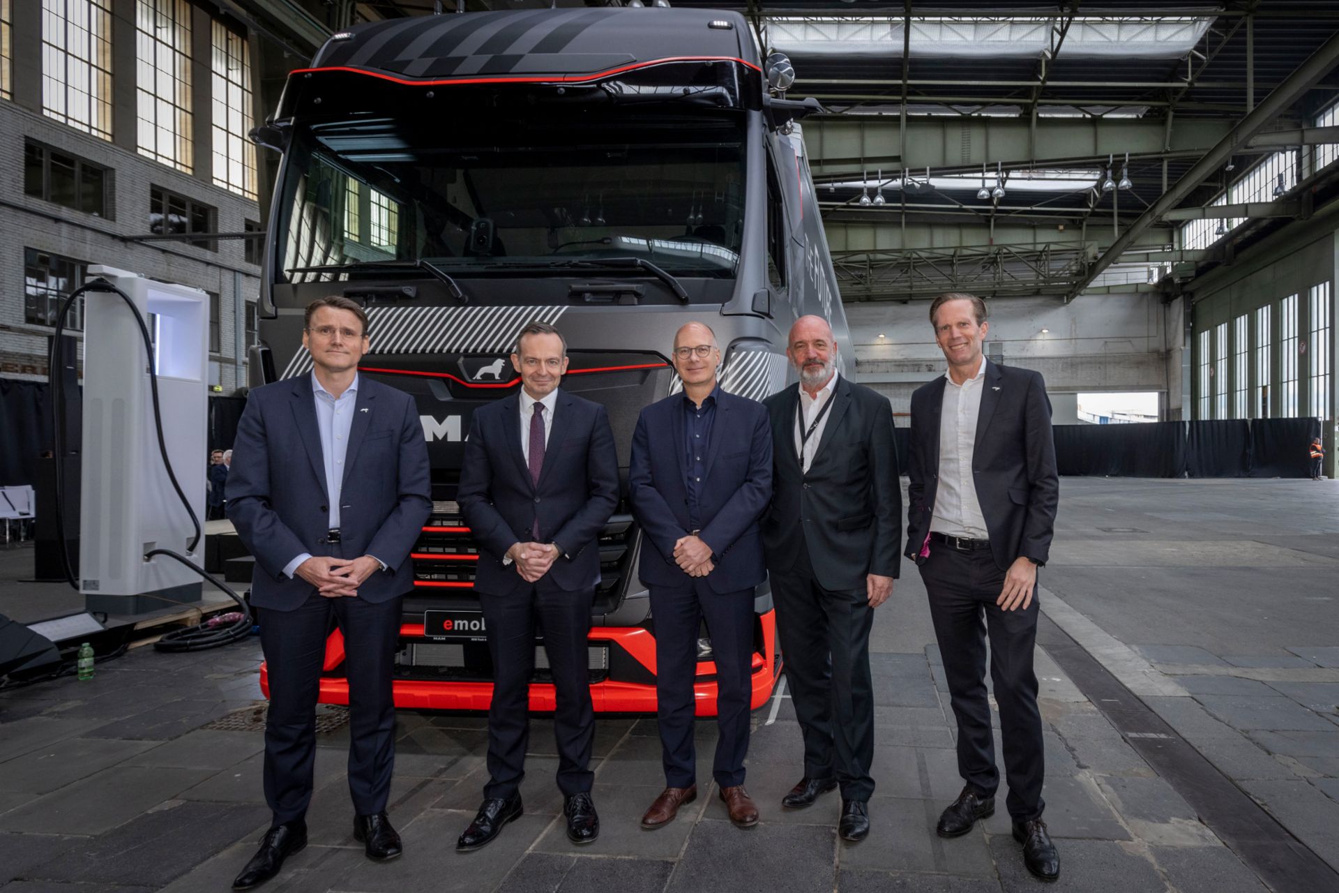 German Minister Wissing and the TRATON GROUP discuss transportation of the future and charging infrastructure
                 