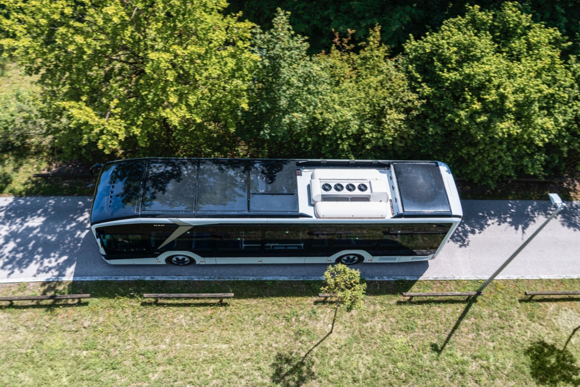TRATON Group bus powered by solar energy
                 