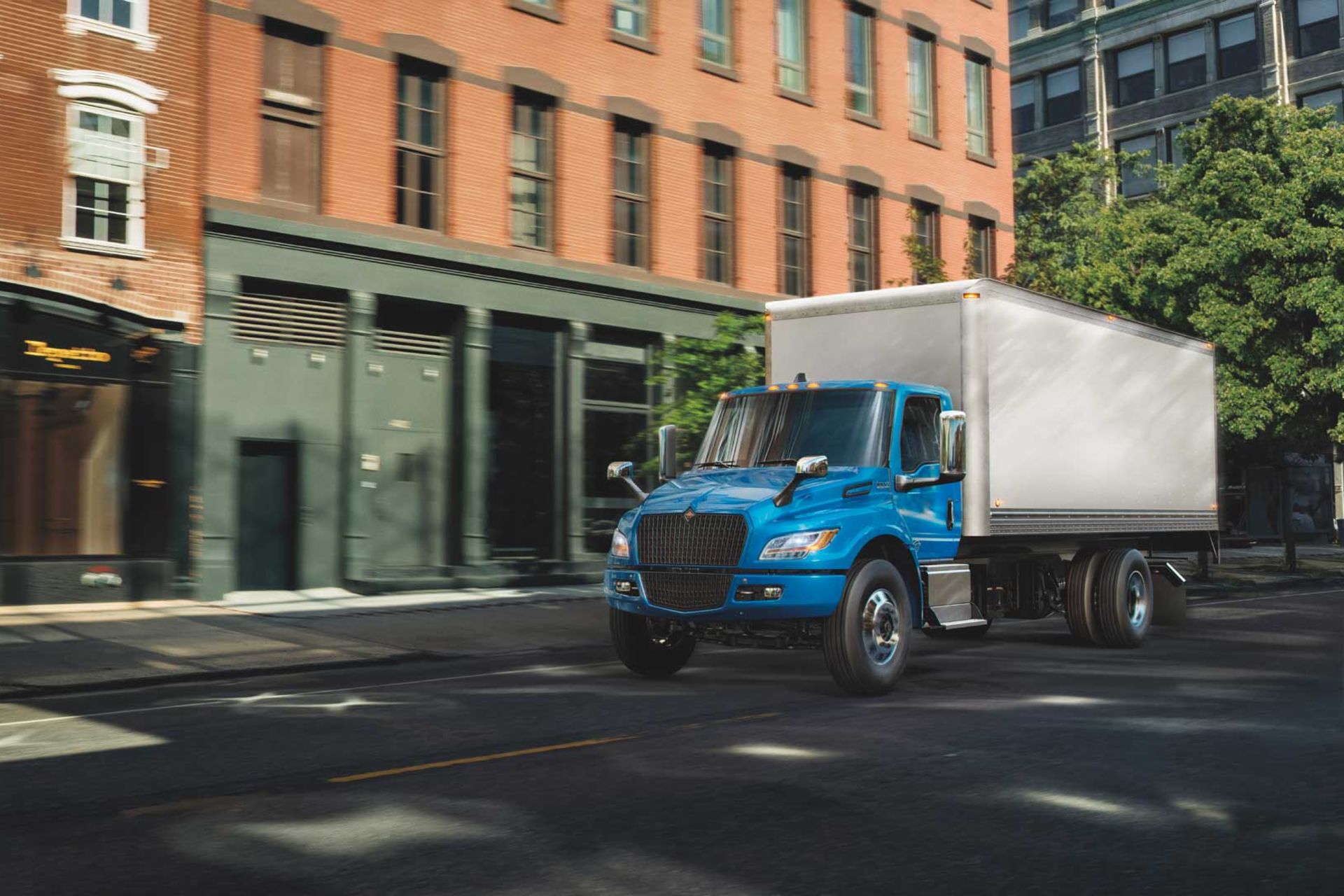 traton-navistar-international-emv-box-truck