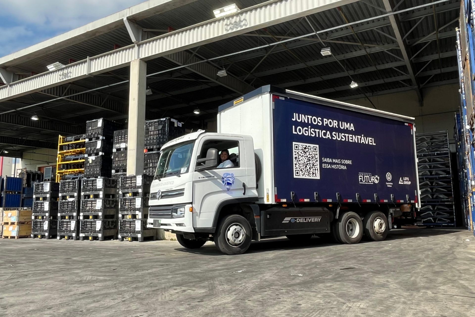 Volkswagen Truck & Bus Werk in Resende: Vollelektrische eDelivery-Trucks, ausschließlich von Frauen gefahren. Volkswagen Truck & Bus plant in Resende