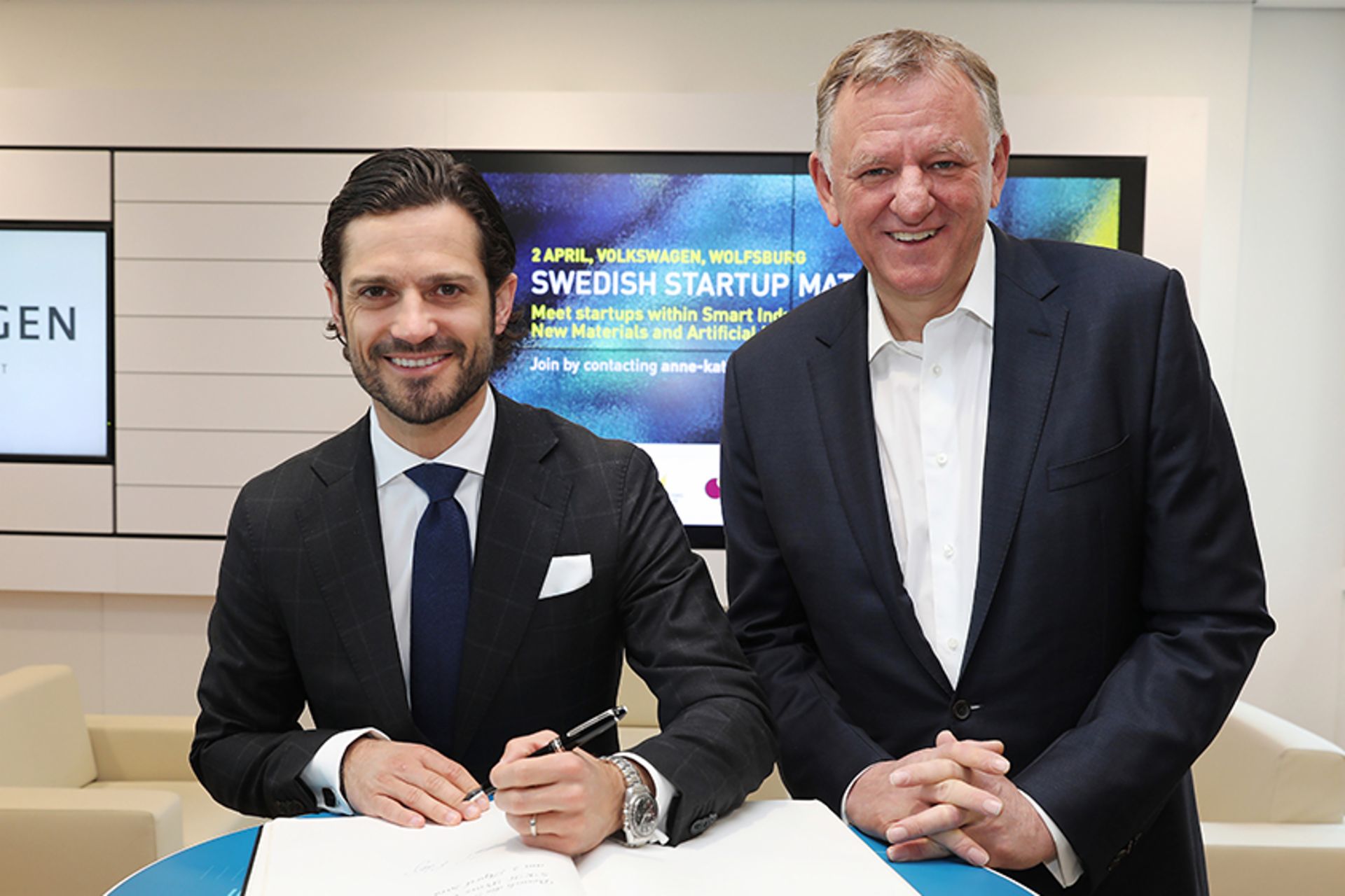 Am Rande seines offiziellen Besuchs in Deutschland besuchte Prinz Carl Philip Volkswagen.