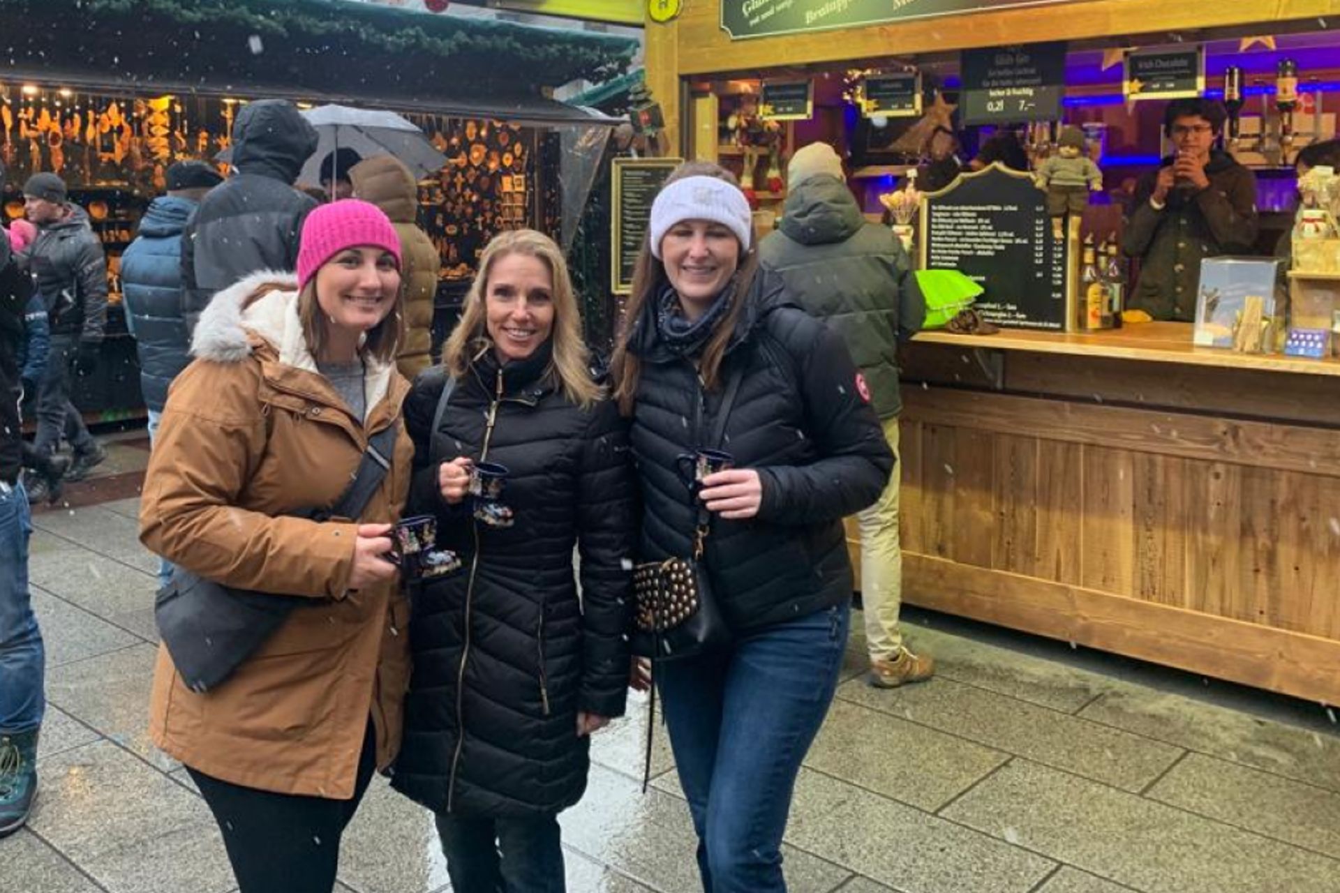 The first weekend in Munich. The first weekend in Munich: Darcy (center) visits the Christmas market on Marienplatz with Navistar expats Anna Reuter and Alyssa Powers.