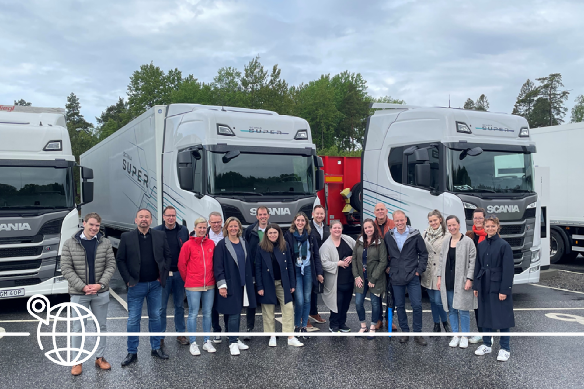 soedertaelje-lena-borowski-collaboration-academy Group of perople in front of TRATON trucks
